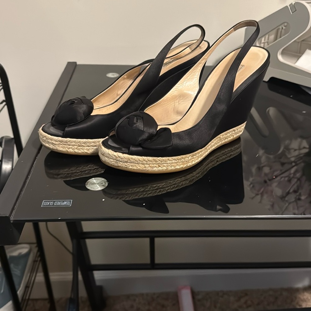 Prada Black Espadrille Shoes with Sophisticated Design - Picture 4 of 6